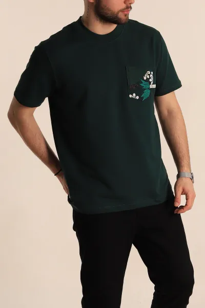Zümrüt Yeşili Regular Fit Nakışlı Cep Detaylı Erkek Tişört 270641
