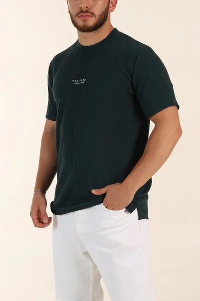 zumrut-yesili-relaxed-fit-dokulu-yazi-detayli-erkek-tisort-370307