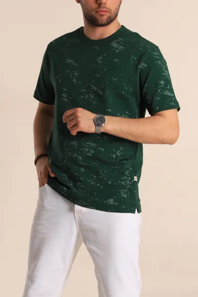zumrut-yesili-relaxed-fit-sprey-baskili-erkek-tisort-261621
